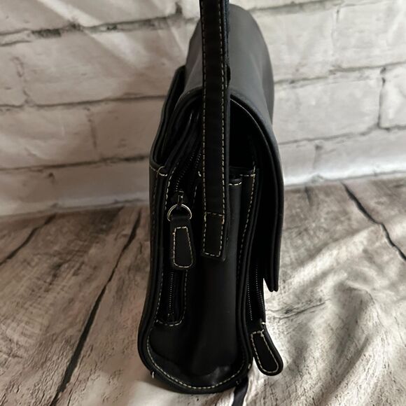 Liz Claiborne Black Adjustable Strap Crossbody Bag - Picture 3 of 5